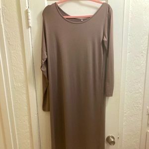 70s- style Vintage Brown MAXI! This dress is absolutely beautiful and elegant!
